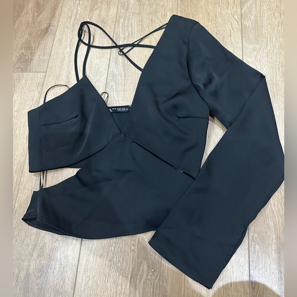 Zara cutout top - Picture 1 of 3